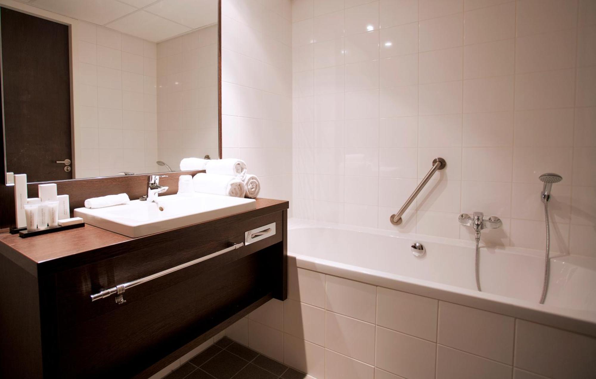 Hampshire Hotel - Delft Centre Екстер'єр фото