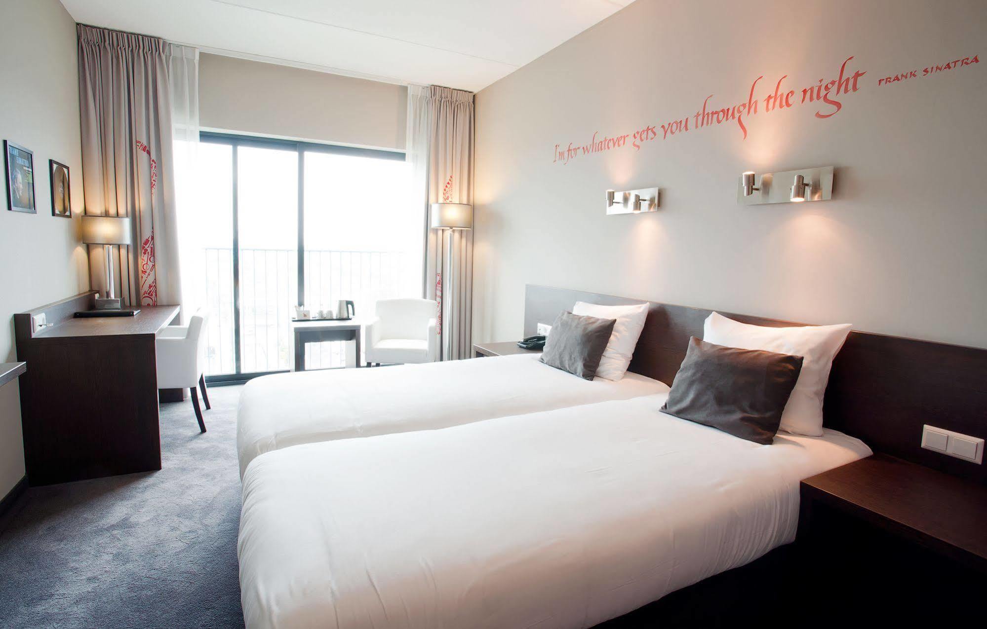 Hampshire Hotel - Delft Centre Екстер'єр фото