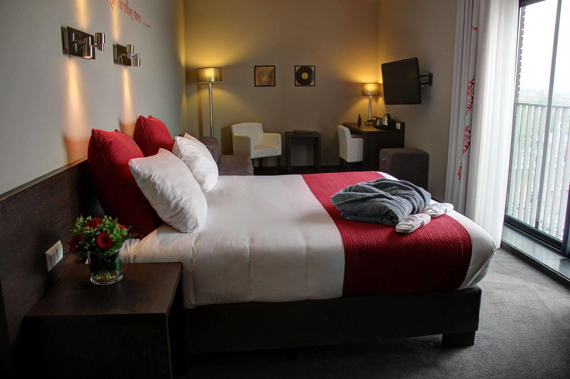 Hampshire Hotel - Delft Centre Екстер'єр фото